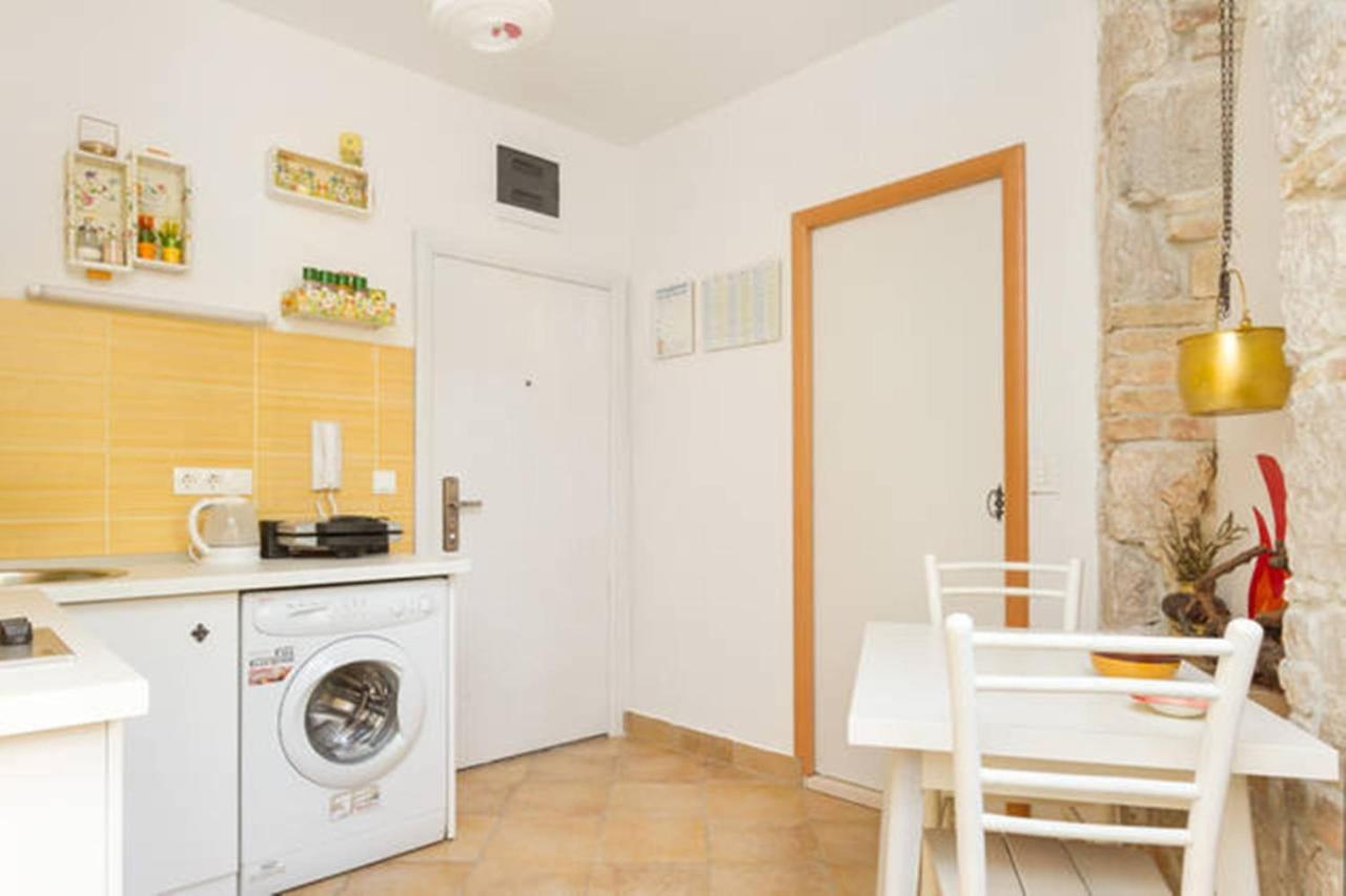 Studio Apartment Sretna Split Exterior foto